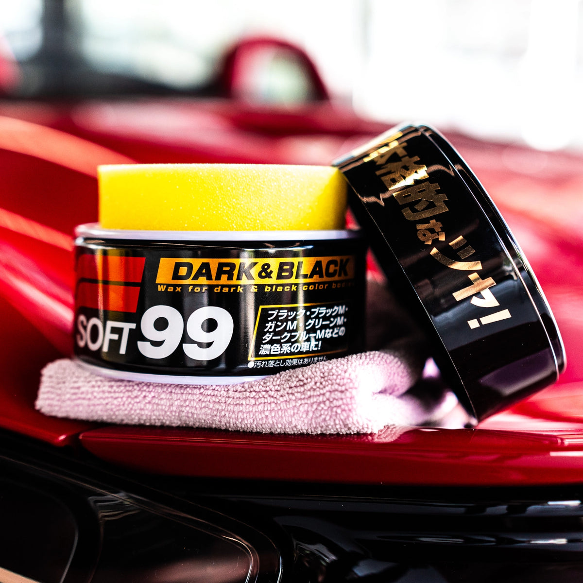 Soft99 Dark & Black Wax - naturalny wosk Carnauba do czarnych i ciemnych lakierów 300g