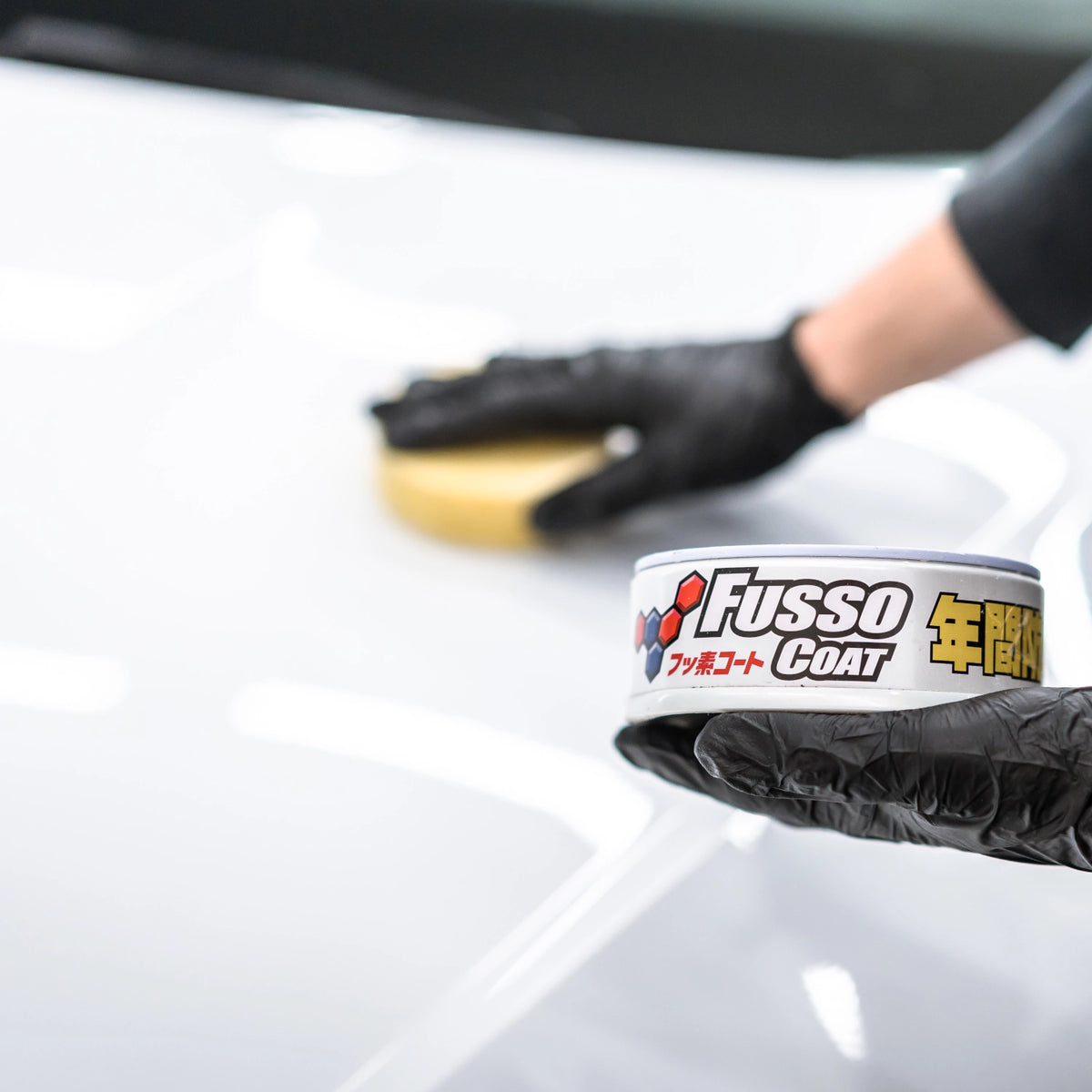 Soft99 New Fusso Coat 12 Months Light Wax - syntetyczny wosk do jasnych lakierów z ochroną do 12 miesięcy 200g